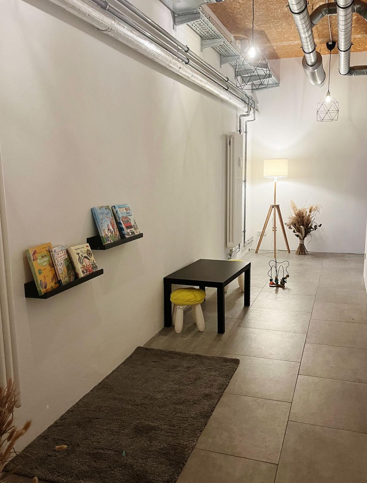 Kinderecke mit Bilderbüchern